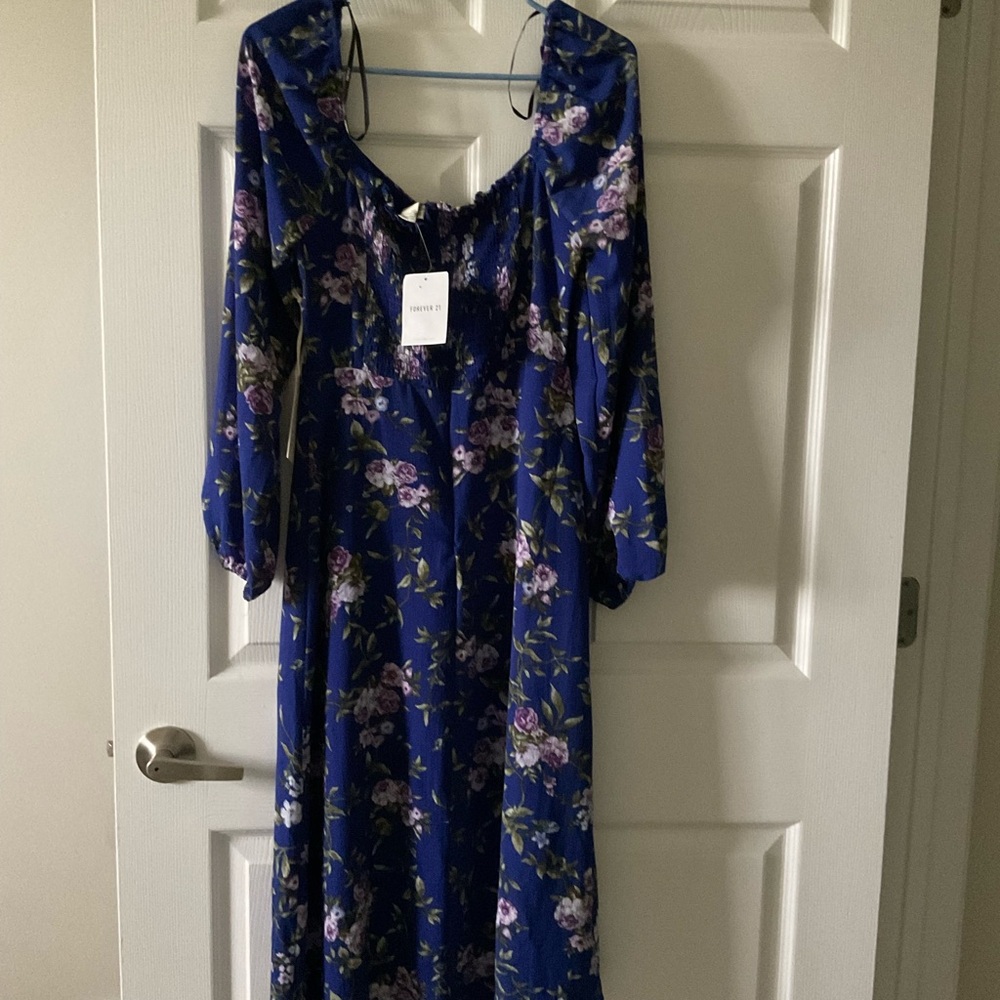 NWT Forever 21 blue floral midi dress with a slit in size M